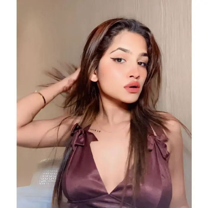 Lily, verified Andheri West companion in Mumbai — photo 2 of 4